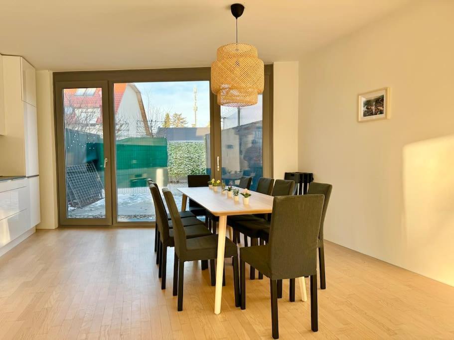 Bright Maisonette With Garden Appartamento